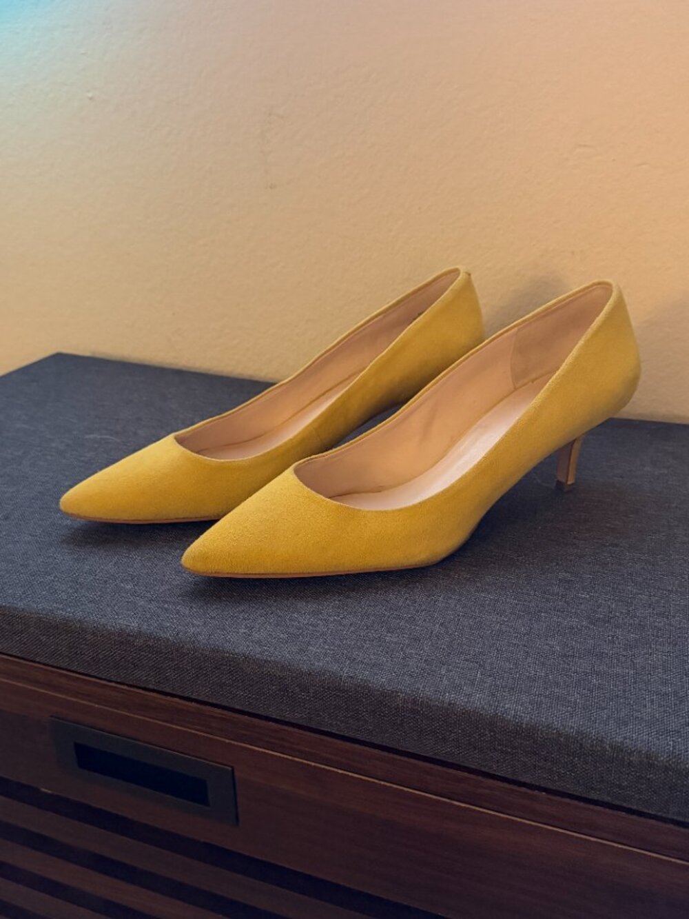Nine West Yellow Suede Pointed Toe Pumps, Women's 9.5